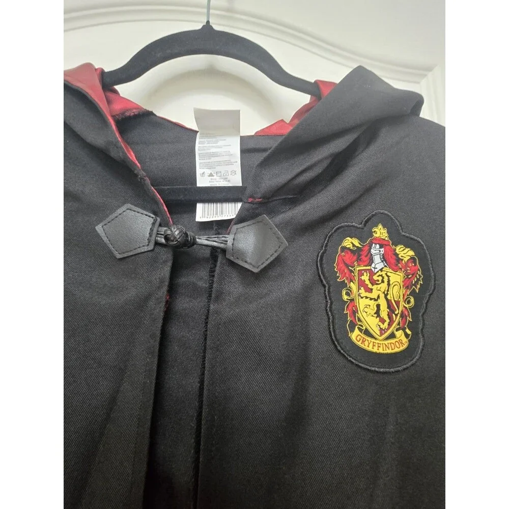Harry Potter Gryffindor Wizard School Hooded Robe Cape Child Sized  Medium 7/8